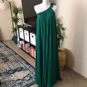 BCBGMAXAZRIA green pleated maxi dress